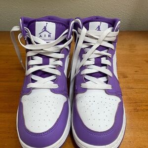 Nike Air Jordan sneakers -Boys large 7